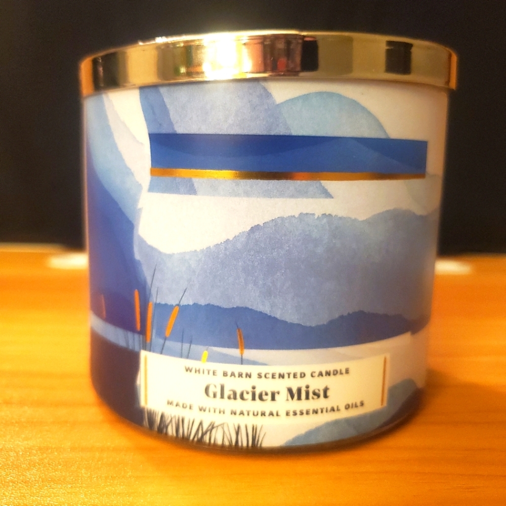 White Barn Candle.